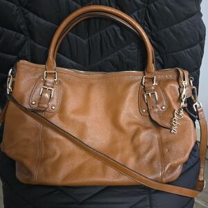 Elegant Tan Leather Satchel